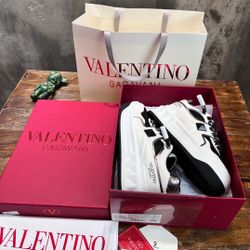 Valentino Women’s Sneaker With Box 2026 New