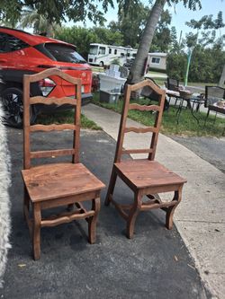 Dinning chairs  15 cada una