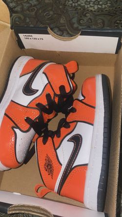 Jordan 1 Orange