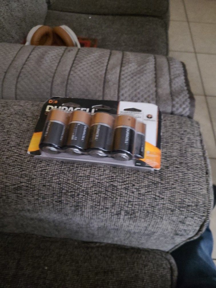 D/8 Duracell Coppertop Batterys