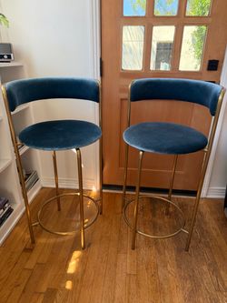 2 x Glamorous and comfy Peacock Blue Barstools