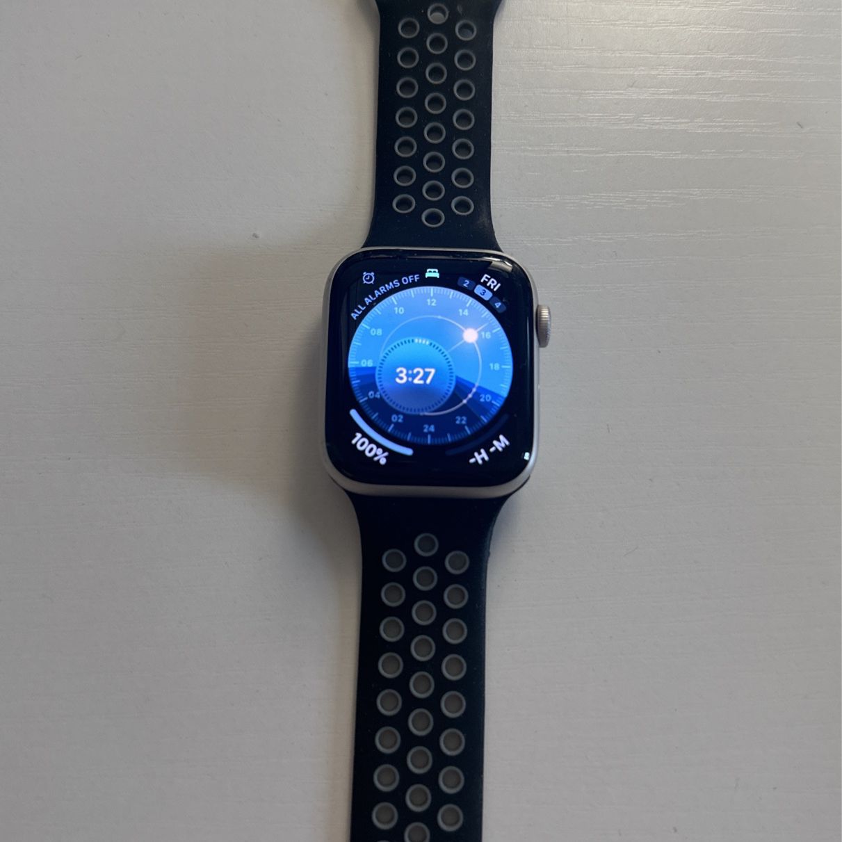 Apple Watch SE with Original Strap - Excellent Condition 