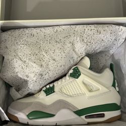 Jordan 4 SB Pine Green