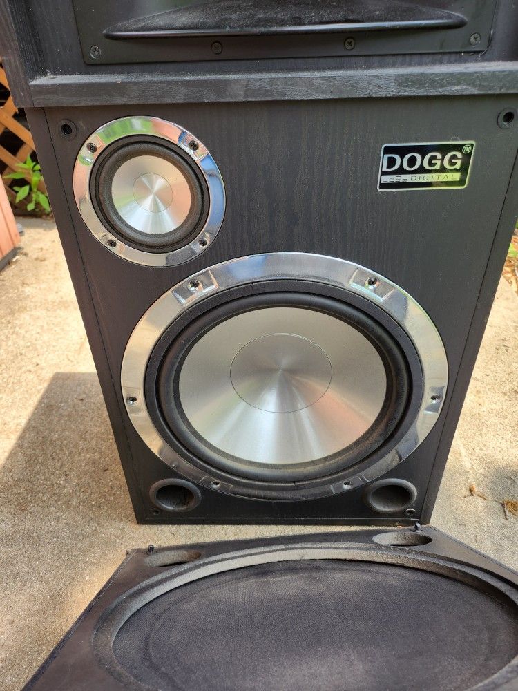 DOGG Speaker