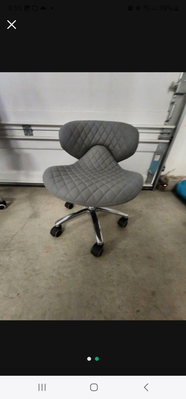 Lexi-Diamond Pedi Stool 1001L