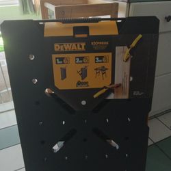 DEWALT EXPRESS FOLDING WORKBENCH