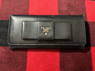 Prada Saffiano black bow wallet 