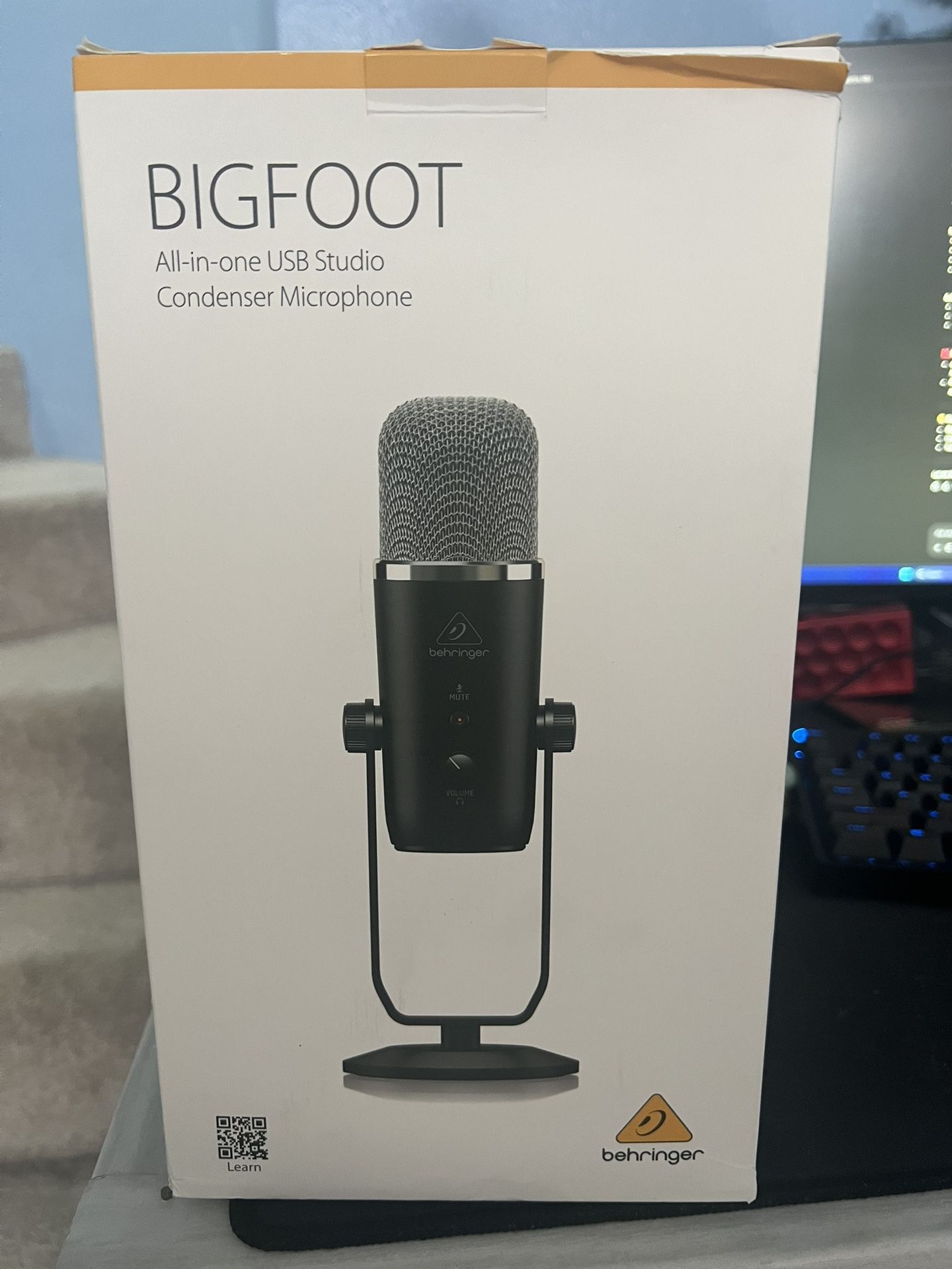 "Behringer BIGFOOT USB Studio Condenser Microphone"