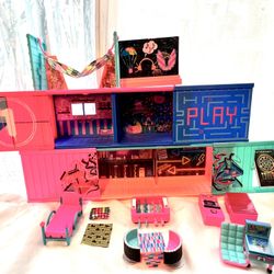LOL OMG Surprise House Dollhouse 