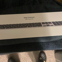 Apple Magic Keyboard With Touch ID 