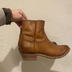 Frye Boots W9