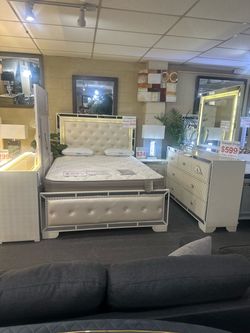 Brand New 4 piece White Tufted LED Bed Frame with Mirrored Trim