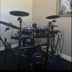 Roland TD-27KV Electronic Drum Set + Simmons Amp + Pearl Double Pedal + Throne