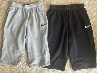 Men Nike shorts (size X-Large)