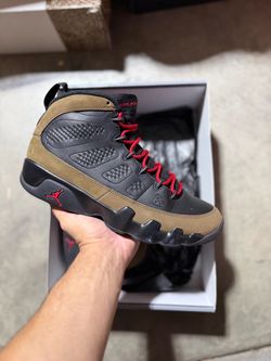 2024 Jordan Olive 9s size 9.5 VNDS