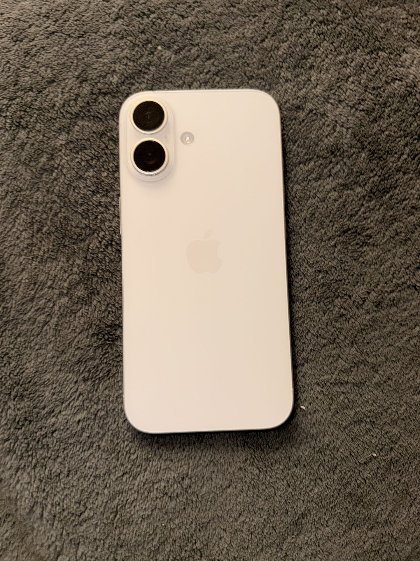 iPhone 16 WHITE UNLOCKED