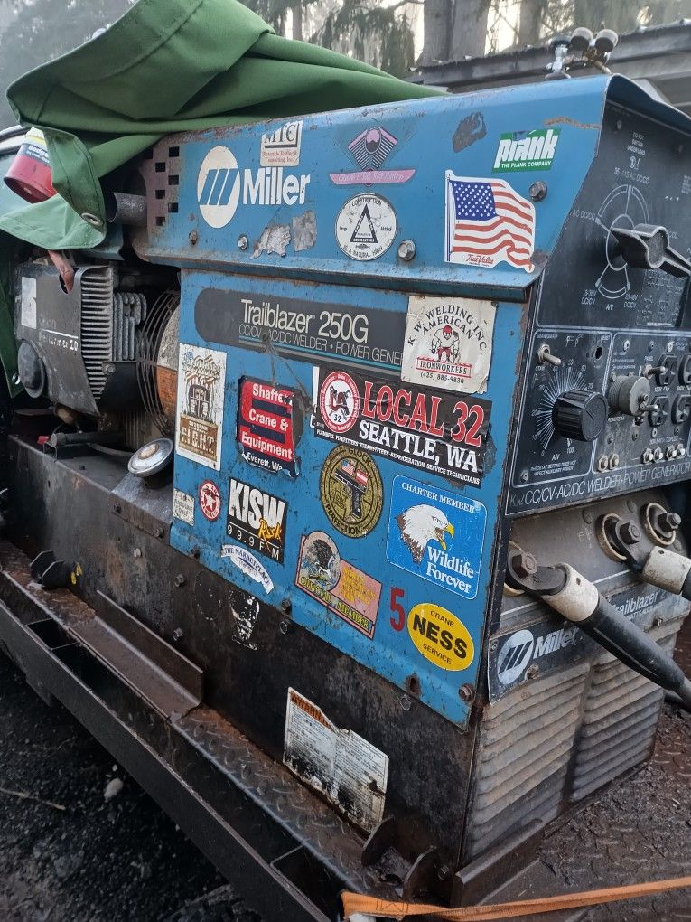 Portable Miller Trailblazer 250G Welder