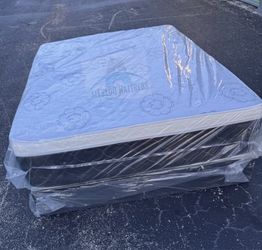 Queen mattress pillow top set with box spring (2pc - new)