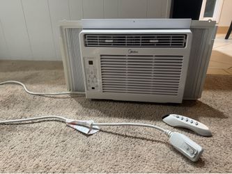 Window A/C Unit with Remote