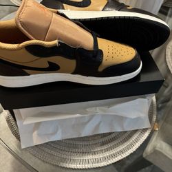 Air Jordan 1 Low SE (BRAND NEW)