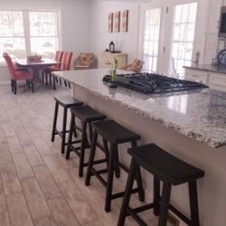 Update Your Living Space with These Modern & Classic Bar Stools! 