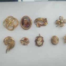 Vintage Brooches 