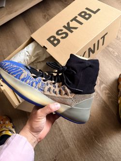 YZY BSKTBL KNIT