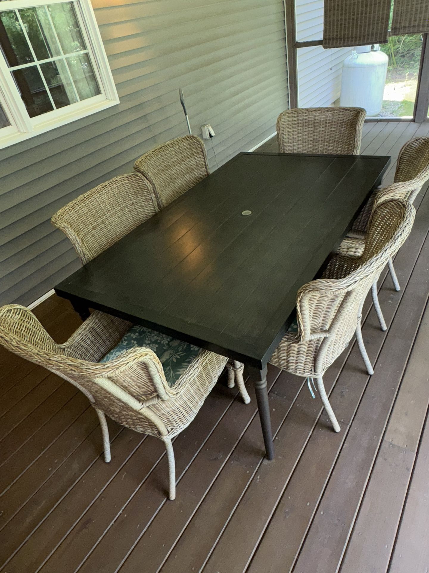 Outdoor Dining/Picnic Table & Chairs