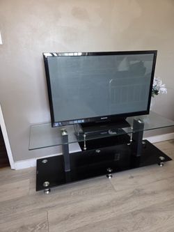 Samsung TV + Modern Glass TV Stand