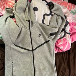 Nike Tech