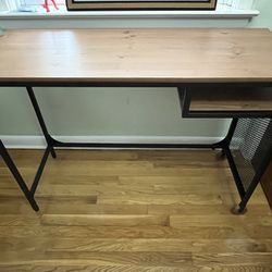 Price Cut. Excellent Desk And Chair Set Pick Up Middle Village Queens 