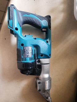 Makita 18V LXT Cordless 18-Gauge Straight Shear