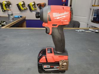 BRAND NEW MILWAUKEE FUEL M18 IMPACT WITH 5.0 BATTERY 125$!!!