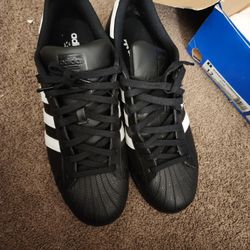 adidas Originals Superstar size 12