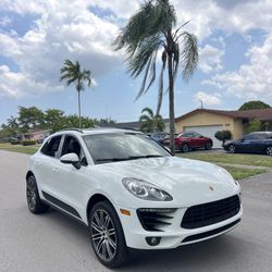 2017 Porsche Macan