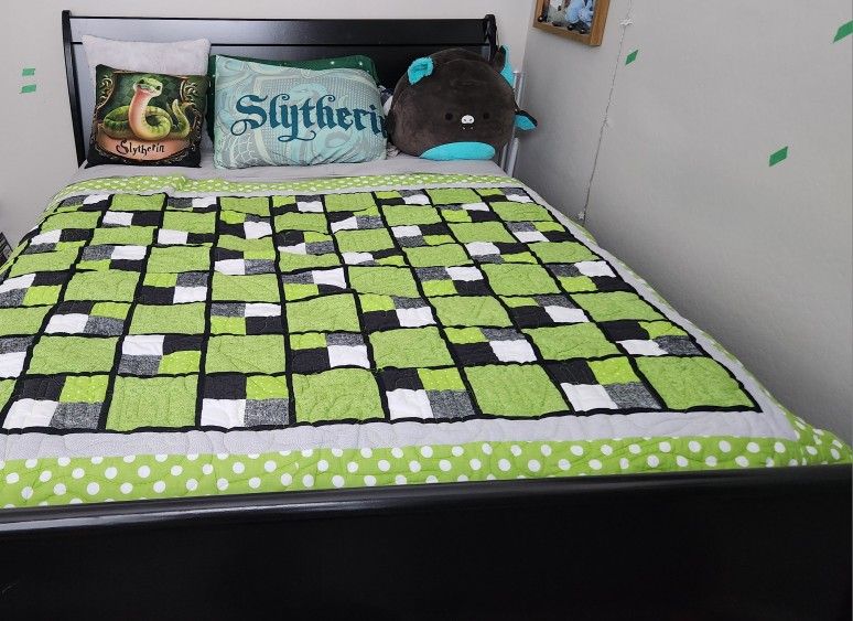 Queen Sleigh Bed Wirh Mattress