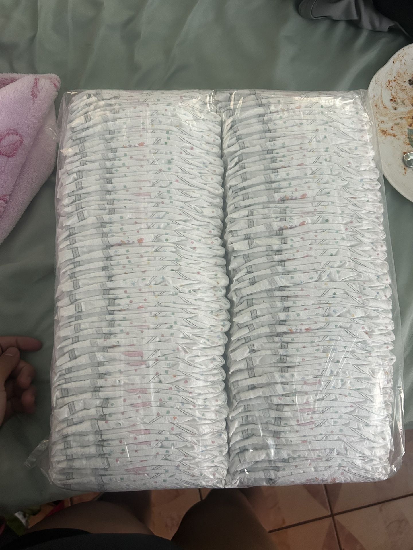 Pk Of 74 Huggies Little Snugglers Newborn Diapers