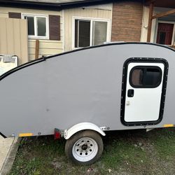 Teardrop Camper Trailer – Lightweight, Sleeps 2, Ready to Tow