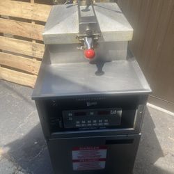 HENNY PENNY PRESSURE COOKER/DEEP FRYER