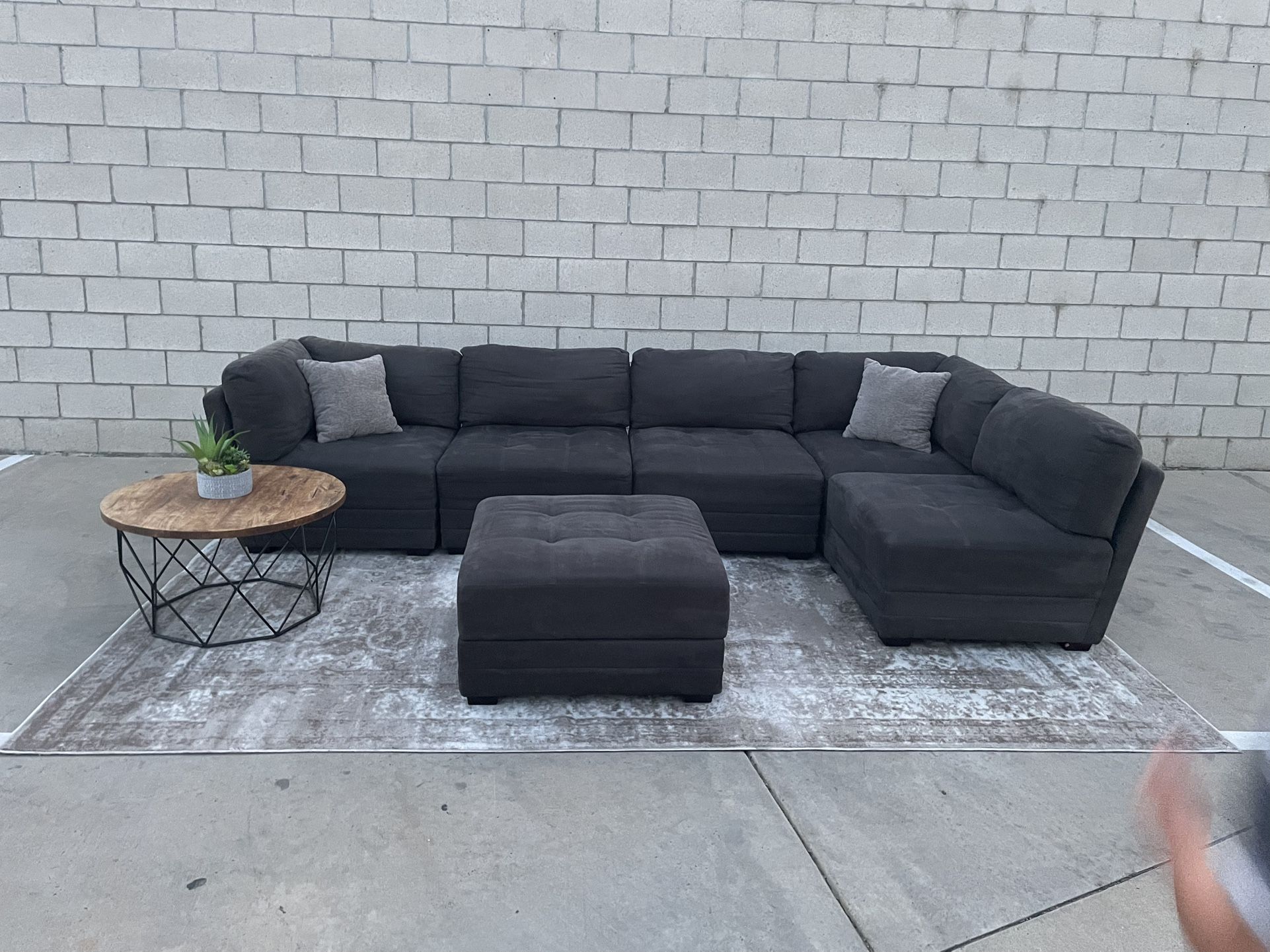 Gray Modular Sectional w/ Storage Ottoman
