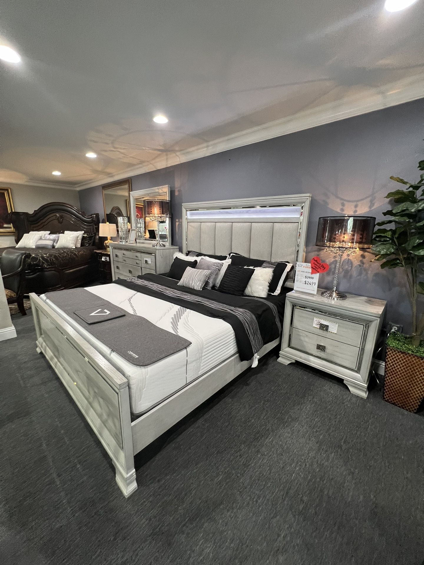 4 Pc King Bedroom Set With Free Mattress 🎈🎈🎈