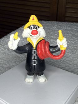Vintage Sylvester the Cat Firefighter PVC Figure Looney Tunes 1989 Arbys Fireman