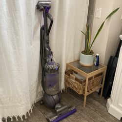Dyson Vacuum 