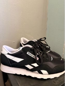 Men’s size 10 Reebok
