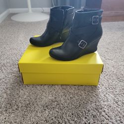 Kenneth Cole Ankle Boots Size 6