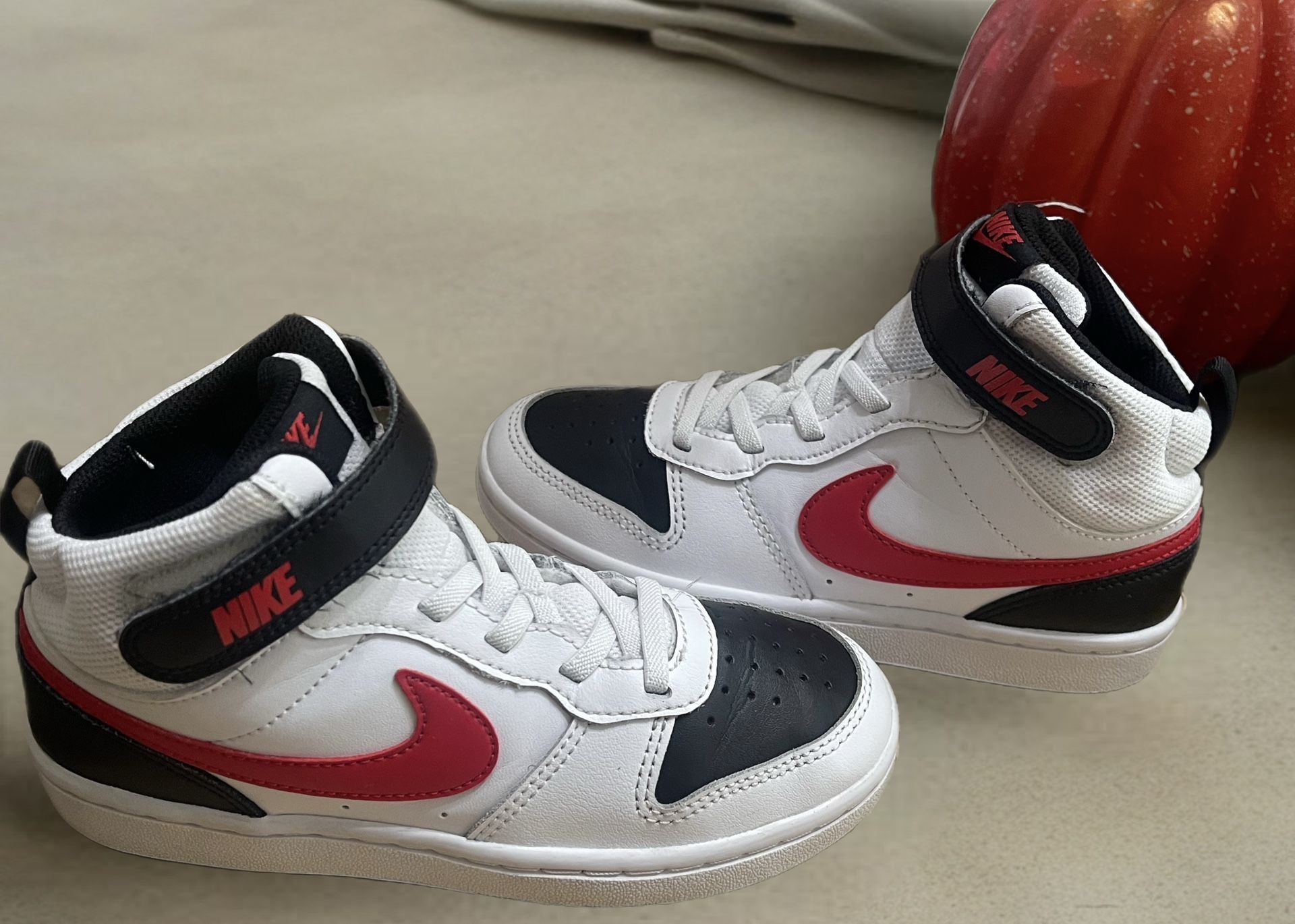 Nike Size 3Y Leather Used Like New