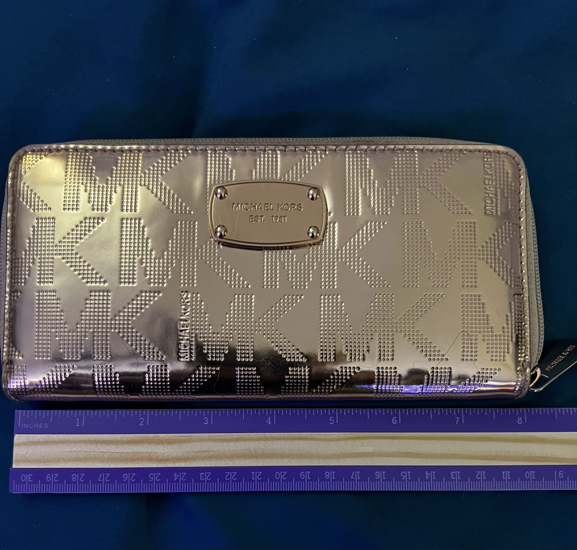 EUC AUTHENTIC MICHAEL KORS GOLD WALLET