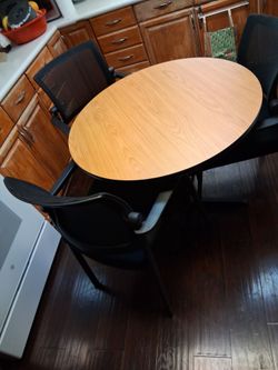 Mesa con sillas