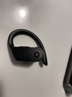 One beats wireless headphone, no charger