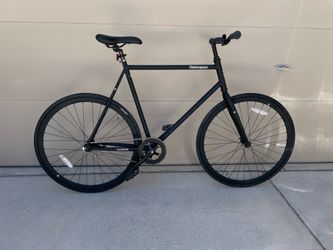 Bicycle Retrospec Fixie single speed training road bike